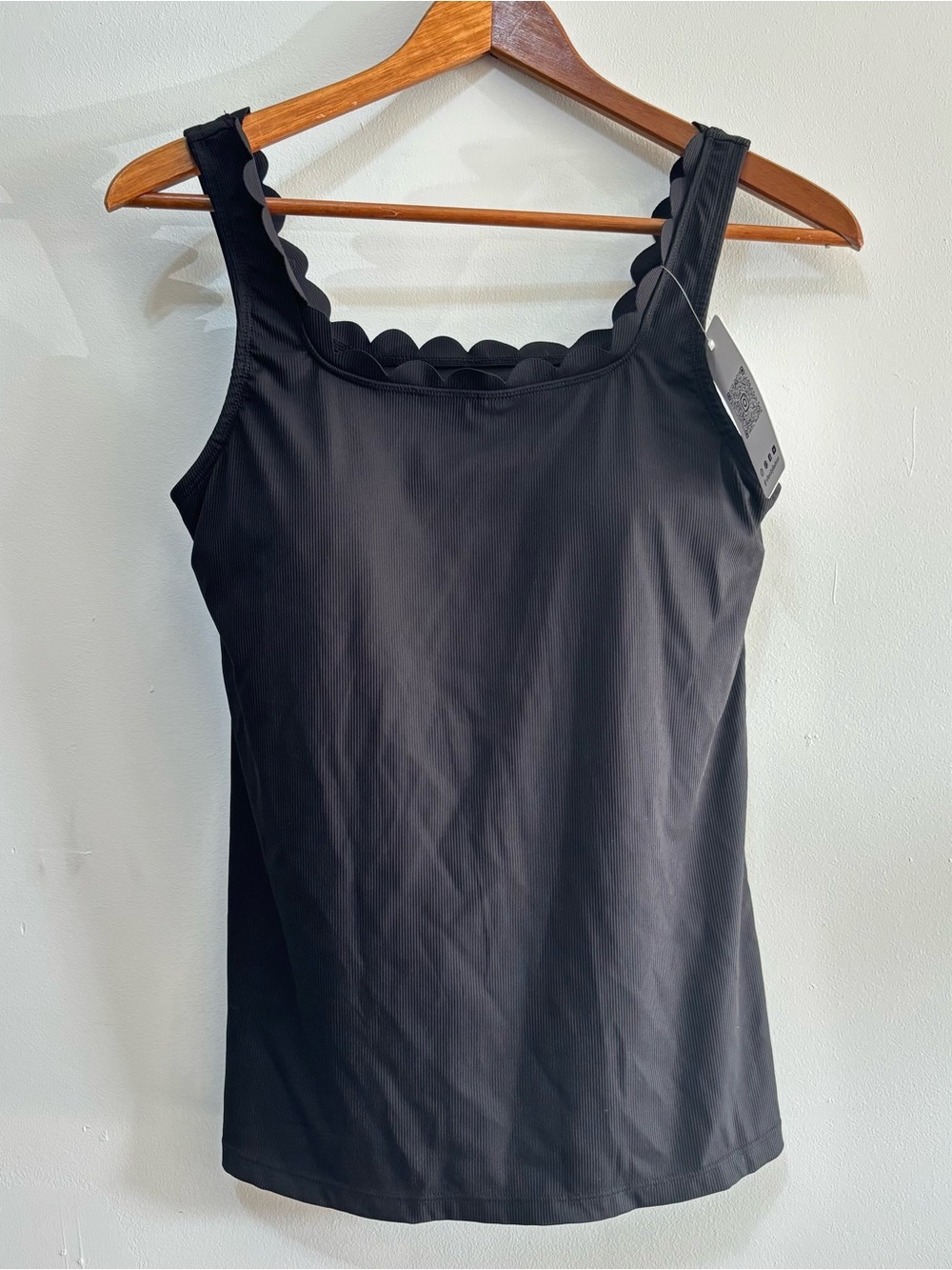 Scallop-Edge Black Tank Top, built-in bra